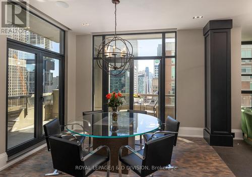 #1601 -68 Yorkville Ave, Toronto, ON - Indoor Photo Showing Dining Room
