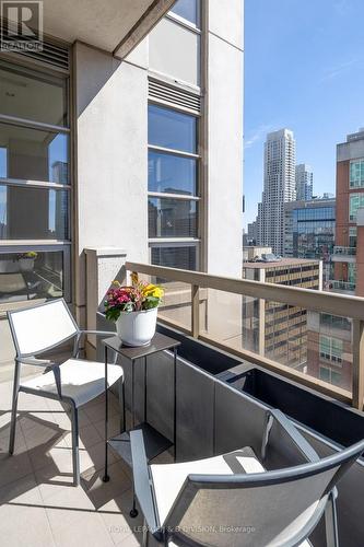 1601 - 68 Yorkville Avenue, Toronto, ON - Outdoor With Balcony With Exterior