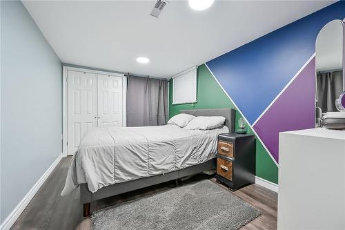 48 Delena Avenue S, Hamilton, ON - Indoor Photo Showing Bedroom