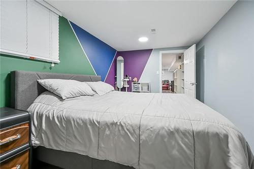48 Delena Avenue S, Hamilton, ON - Indoor Photo Showing Bedroom