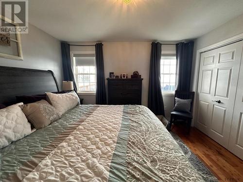 129 Georgina Ave, Temiskaming Shores, ON - Indoor Photo Showing Bedroom