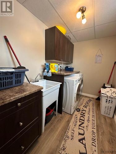 129 Georgina Ave, Temiskaming Shores, ON - Indoor Photo Showing Laundry Room
