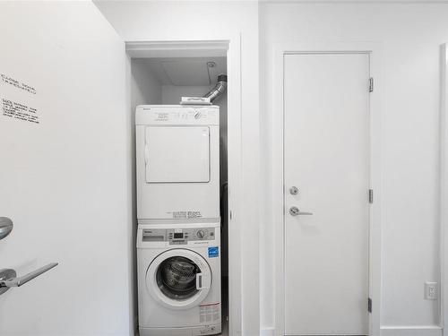 414-517 Fisgard St, Victoria, BC - Indoor Photo Showing Laundry Room
