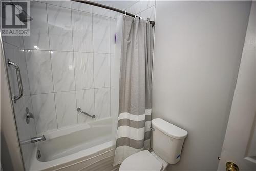 6302 Pleasant Lane, Elizabethtown, ON - Indoor Photo Showing Bathroom