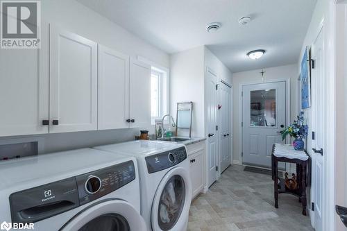 183 Elmwood Boulevard, Bath, ON - Indoor Photo Showing Laundry Room