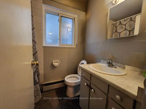 4-207 Trent St E, Whitby, ON - Indoor Photo Showing Bathroom