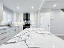 6412 Colebrook Cres, Mississauga, ON  - Indoor Photo Showing Kitchen 
