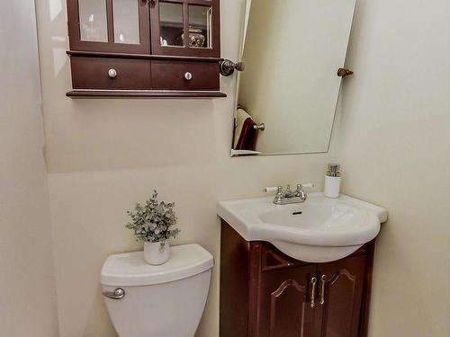 18 Terryellen Cres, Toronto, ON - Indoor Photo Showing Bathroom