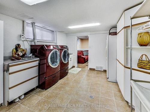 18 Terryellen Cres, Toronto, ON - Indoor Photo Showing Laundry Room