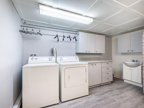 Salle de lavage - 1061 Rue De Meulles, Saint-Bruno-De-Montarville, QC - Indoor Photo Showing Laundry Room
