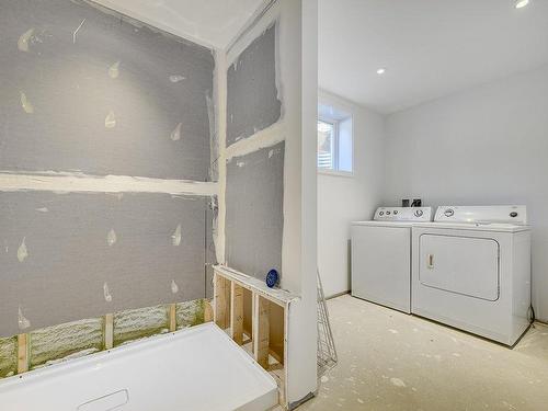 Bathroom - 950 Rue Des Berges, Sainte-Adèle, QC - Indoor Photo Showing Laundry Room