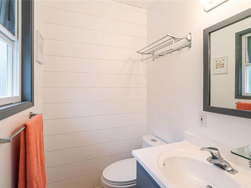 1824 Craig Dr, Nanoose Bay, BC - Indoor Photo Showing Bathroom