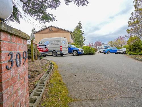 12-309 Moilliet St South, Parksville, BC - Outdoor