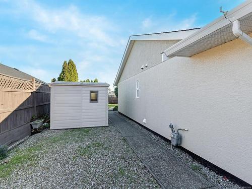 260 Chestnut St, Parksville, BC - Outdoor With Exterior