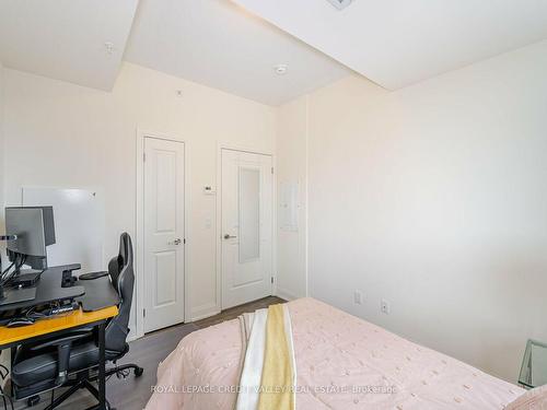 408-55 Yorkland Blvd, Brampton, ON - Indoor Photo Showing Bedroom
