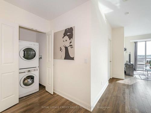 408-55 Yorkland Blvd, Brampton, ON - Indoor Photo Showing Laundry Room