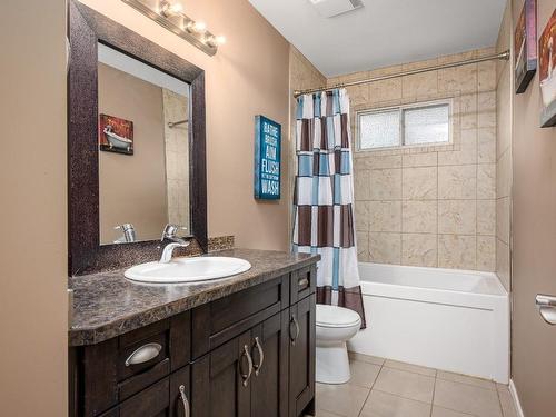 2106 14 Street, Vernon, BC - Indoor Photo Showing Bathroom
