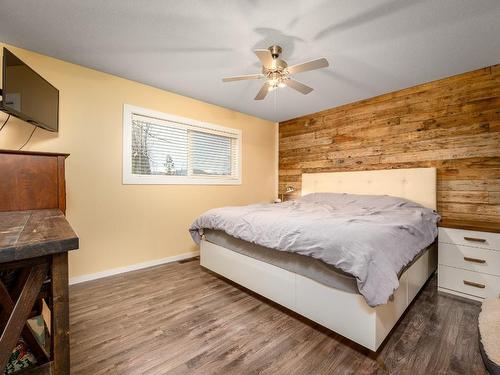 2106 14 Street, Vernon, BC - Indoor Photo Showing Bedroom