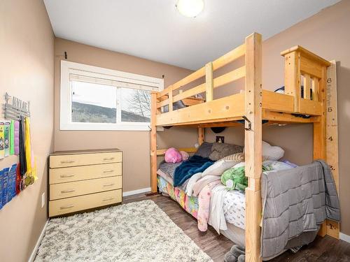 2106 14 Street, Vernon, BC - Indoor Photo Showing Bedroom