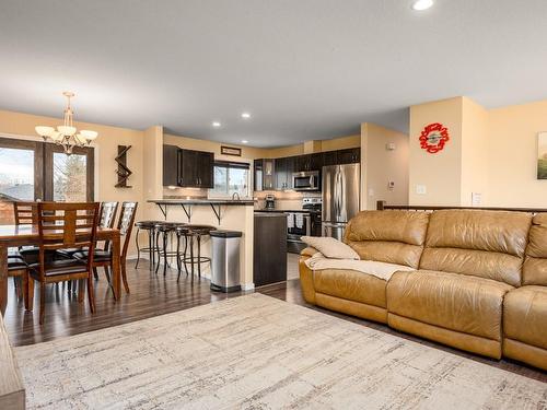 2106 14 Street, Vernon, BC - Indoor Photo Showing Dining Room