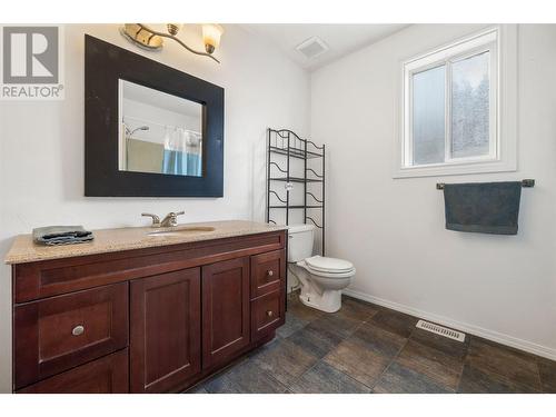 3105 Mciver Road, West Kelowna, BC - Indoor Photo Showing Bathroom