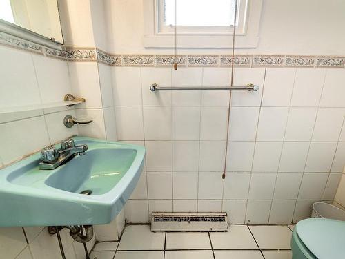 Bathroom - 7510 Ch. Guelph, Côte-Saint-Luc, QC - Indoor Photo Showing Bathroom