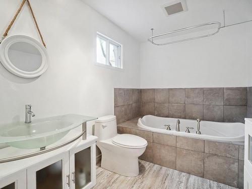 Salle de bains - 138 Rue Morency, Saint-Lin/Laurentides, QC - Indoor Photo Showing Bathroom
