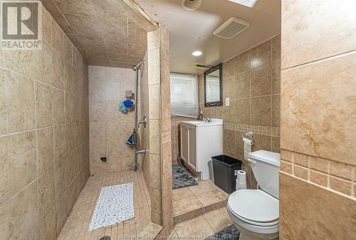 1236 Marentette Avenue, Windsor, ON - Indoor Photo Showing Bathroom