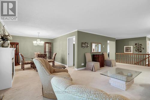 #36 -1443 Commissioners Rd W, London, ON - Indoor Photo Showing Living Room