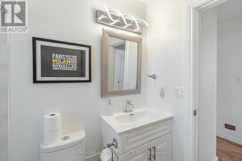 15 Nelles Road N, Grimsby, ON - Indoor Photo Showing Bathroom