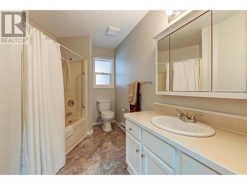 10505 Quinpool Road Unit# 12, Summerland, BC - Indoor Photo Showing Bathroom