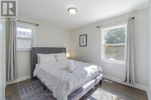 89 Darlingside Dr, Toronto, ON - Indoor Photo Showing Bedroom