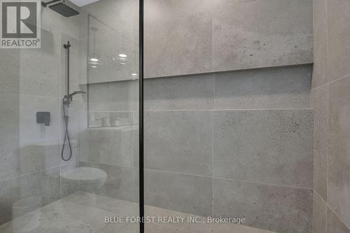 4011 Campbell Street N, London, ON - Indoor Photo Showing Bathroom