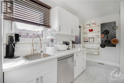785 Borthwick Avenue, Ottawa, ON - Indoor Photo Showing Kitchen