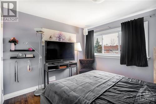 785 Borthwick Avenue, Ottawa, ON - Indoor Photo Showing Bedroom