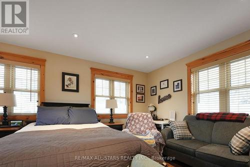 1064 Green Gables Rd, Minden Hills, ON - Indoor Photo Showing Bedroom