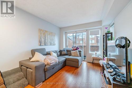 #165 -99 Bristol Rd E, Mississauga, ON - Indoor Photo Showing Living Room