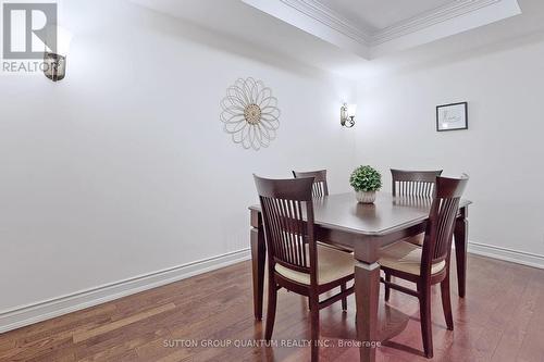 #304 -205 Lakeshore Rd W, Oakville, ON - Indoor Photo Showing Dining Room