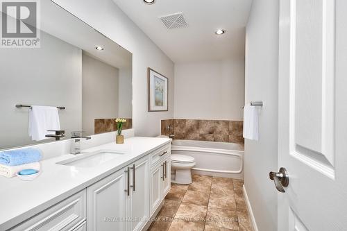 #305 -1477 Lakeshore Rd, Burlington, ON - Indoor Photo Showing Bathroom