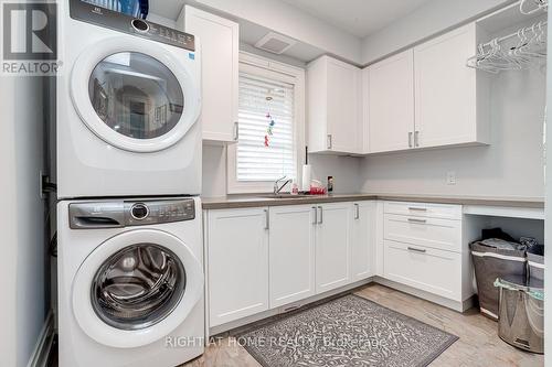 263 Main St, Uxbridge, ON - Indoor Photo Showing Laundry Room