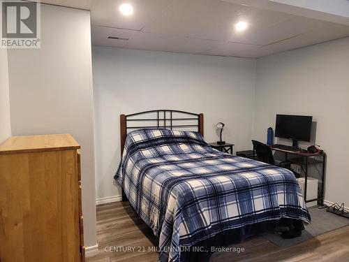 11 Farwell Avenue, Wasaga Beach, ON - Indoor Photo Showing Bedroom