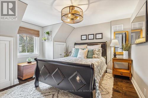 915 Condor Drive, Burlington, ON - Indoor Photo Showing Bedroom