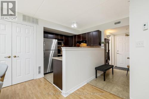 #104 -1483 Maple Ave, Milton, ON - Indoor Photo Showing Kitchen