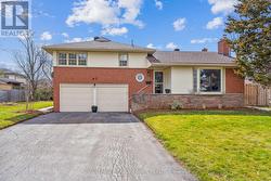82 ROY DR  Mississauga, ON L5M 1A7