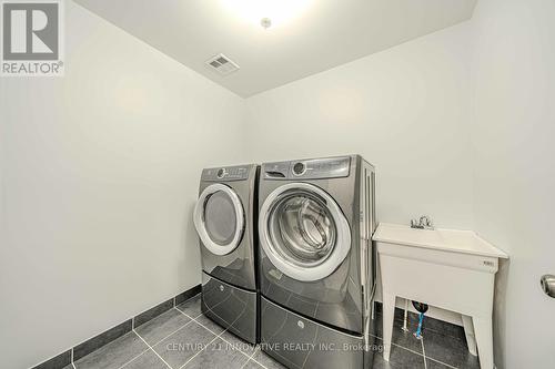 95 Bridlewood Blvd, Whitby, ON - Indoor Photo Showing Laundry Room