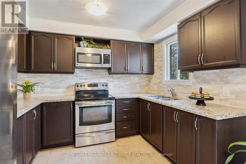 1516 Boyne Crt, Pickering, ON - Indoor Photo Showing Kitchen With Stainless Steel Kitchen With Double Sink