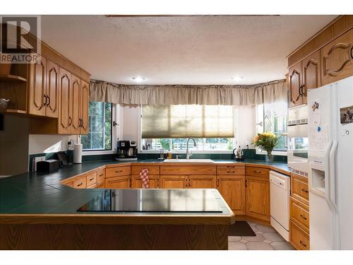 13725 Waldina Road, Prince George, BC - Indoor Photo Showing Kitchen