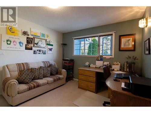 13725 Waldina Road, Prince George, BC - Indoor Photo Showing Living Room