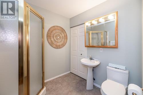 122 801 Preston Road, Prince George, BC - Indoor Photo Showing Bathroom