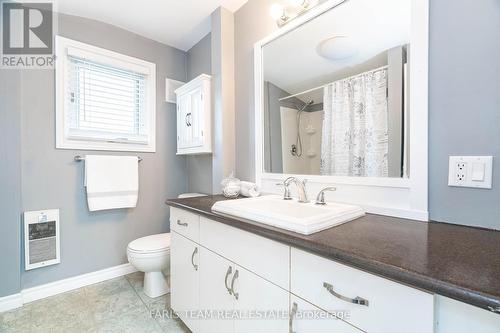 1070 Wood Street, Innisfil, ON - Indoor Photo Showing Bathroom
